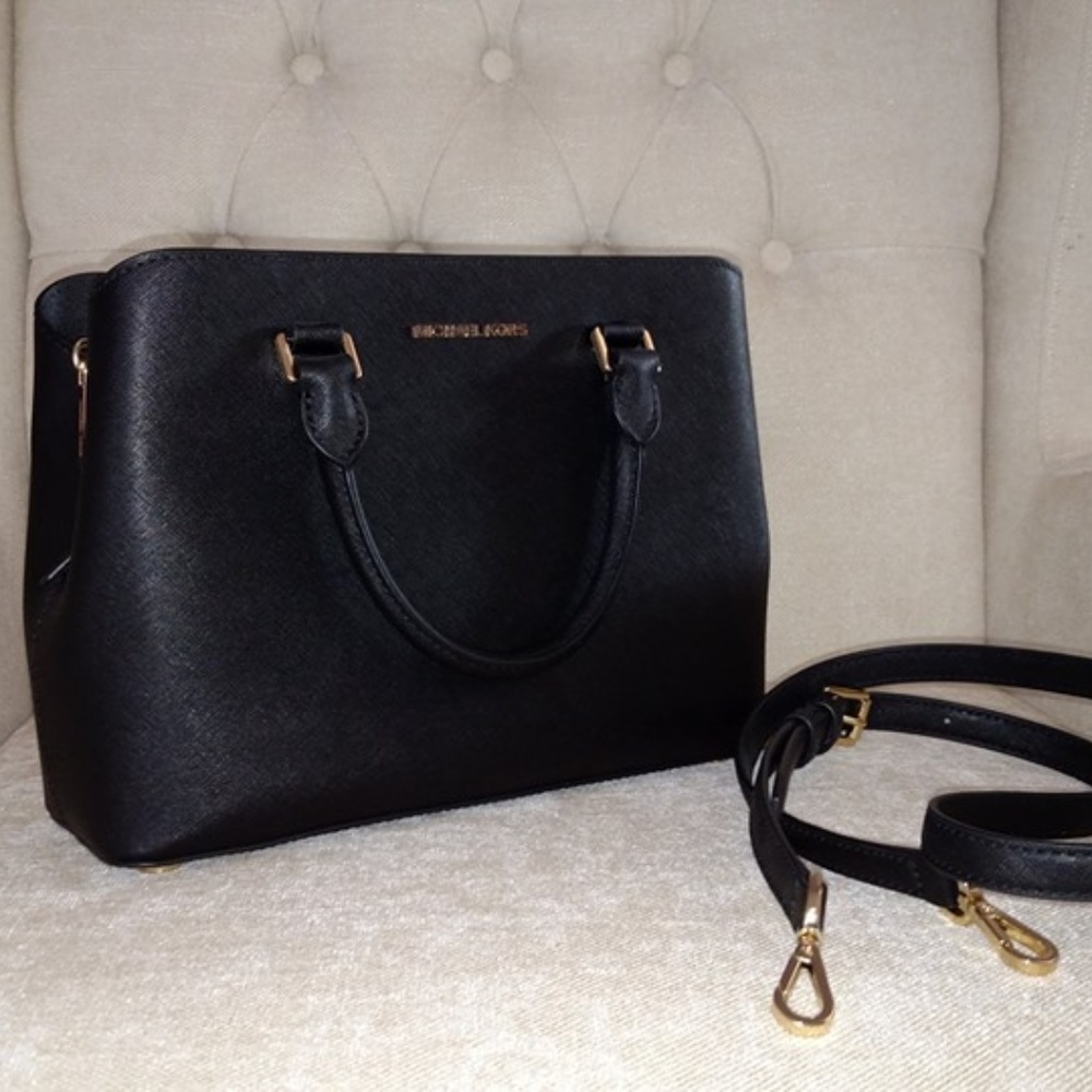 Michael Kors Savannah Satchel Medium Black.